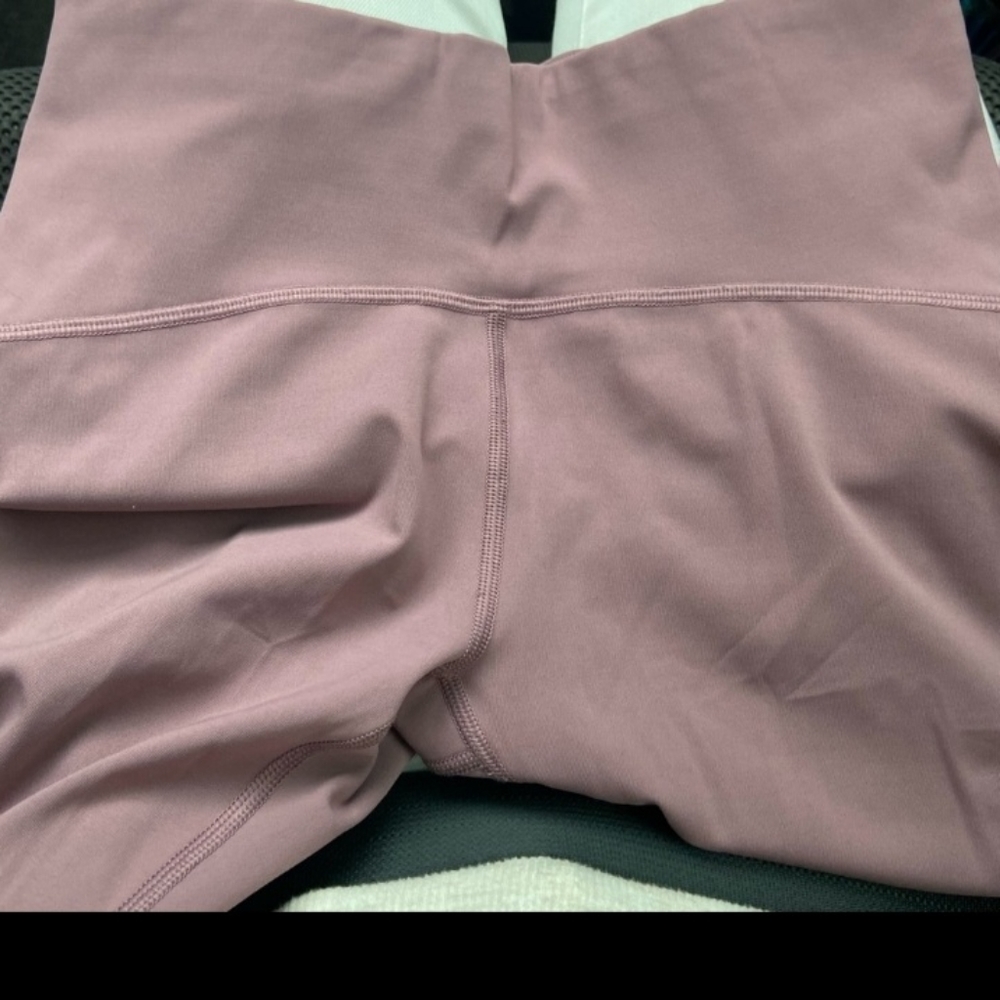 Lululemon Crop pant 24inch - Picture 4 of 6